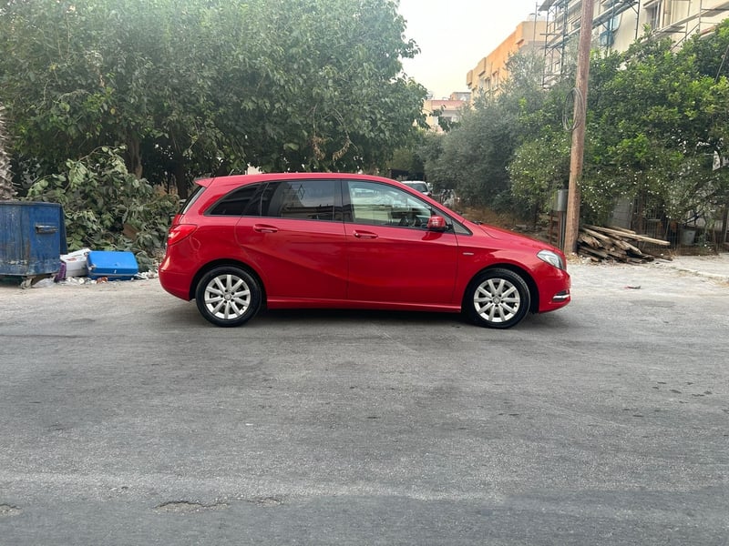 Mercedes-Benz B 180 — 2