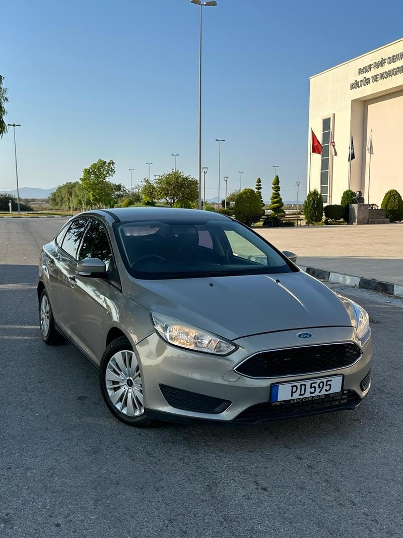 Ford Focus — 1/8