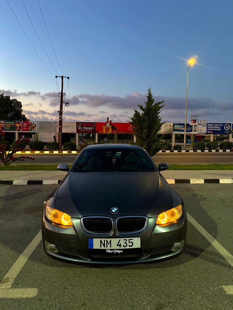 BMW 320i Cabrio — 1/9