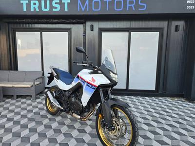 Honda Transalp 750 — 2
