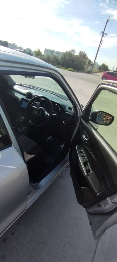 Suzuki  Swift — 6