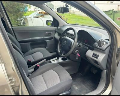 Mazda Demio — 4