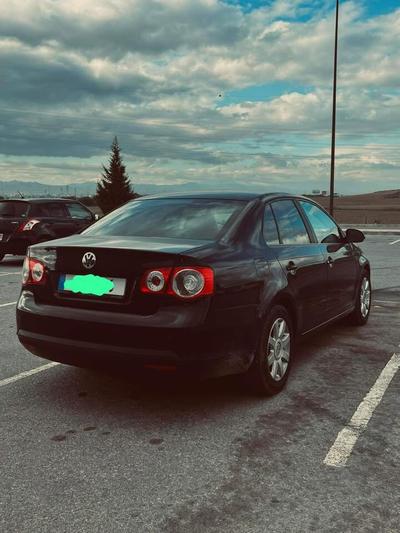Volkswagen Jetta — 2