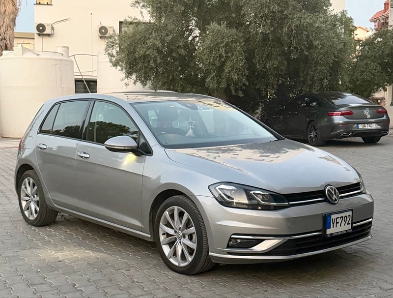 Volkswagen Golf — 1/7