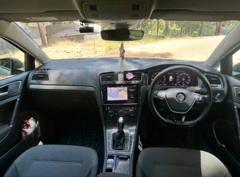 Volkswagen Golf — 7