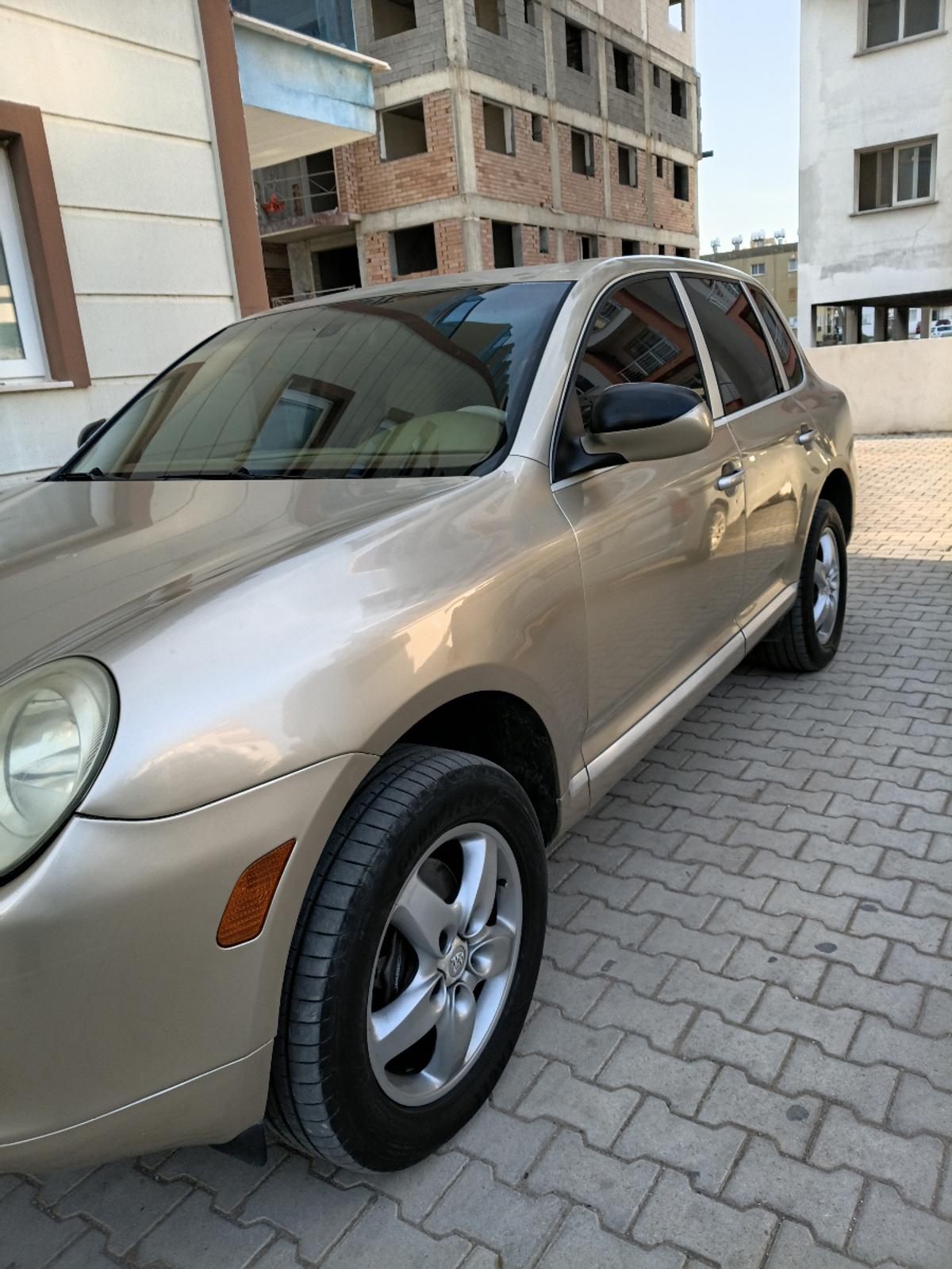 2005 Porsche Cayenne 9