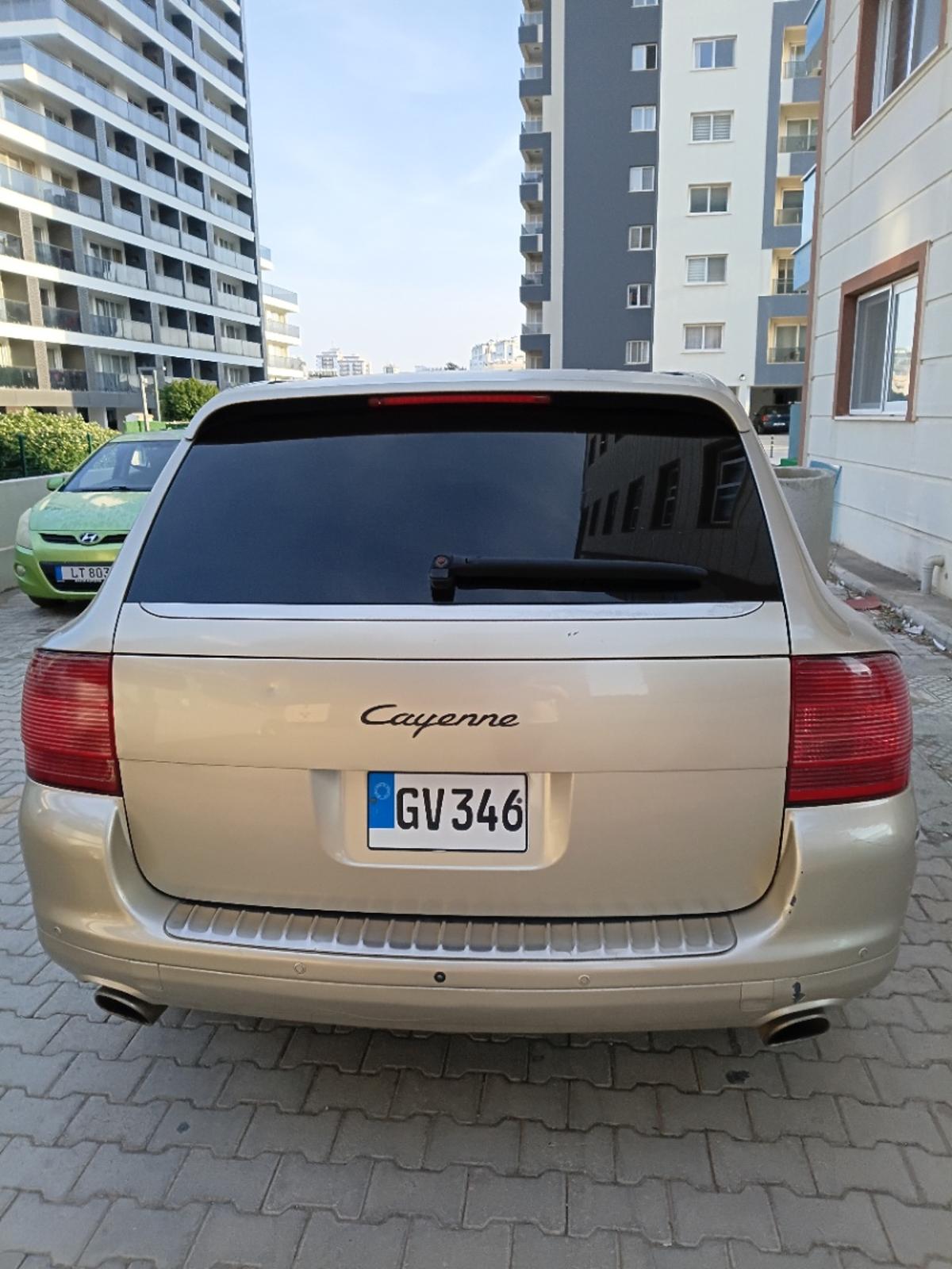 2005 Porsche Cayenne 7