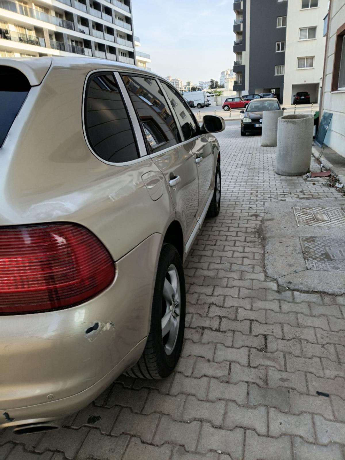 2005 Porsche Cayenne 6