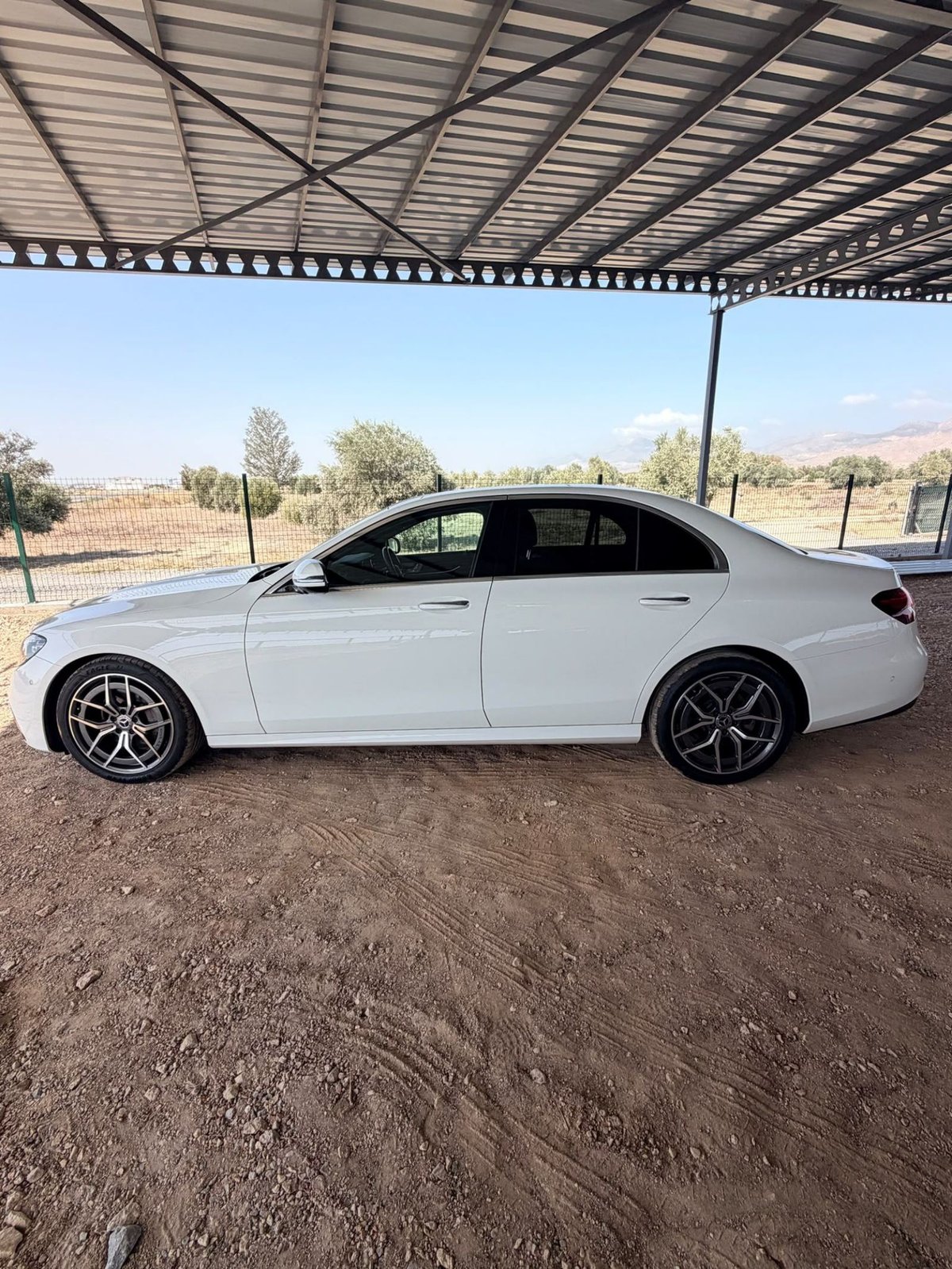 2022 Mercedes-Benz E 220d 3