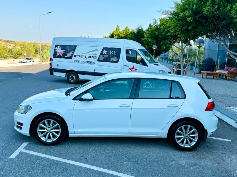 Volkswagen Golf — 4