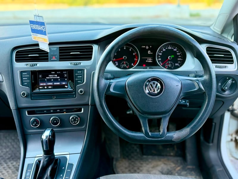 Volkswagen Golf — 9