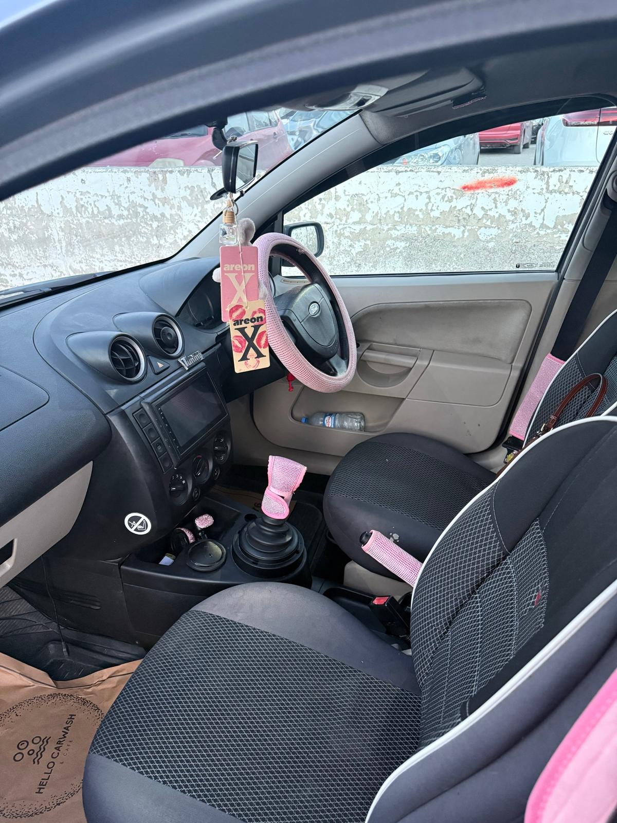 2003 Ford Fiesta 7