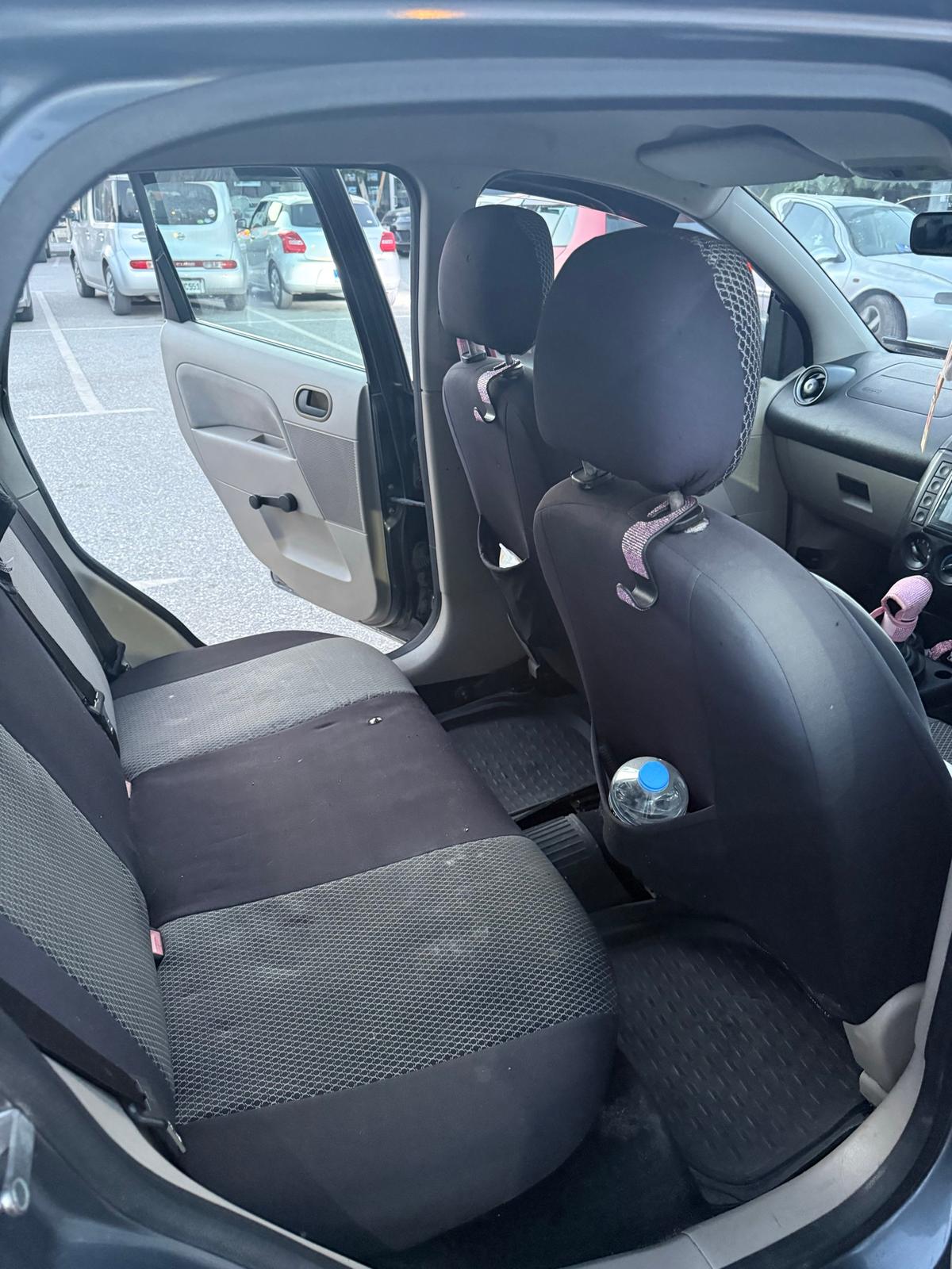 2003 Ford Fiesta 8