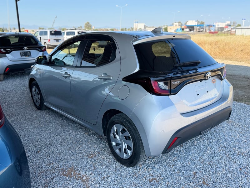 Toyota Yaris — 6