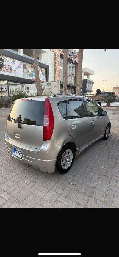 Mitsubishi Colt — 4