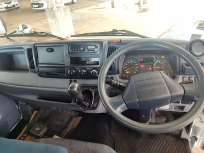 Mitsubishi Canter — 6
