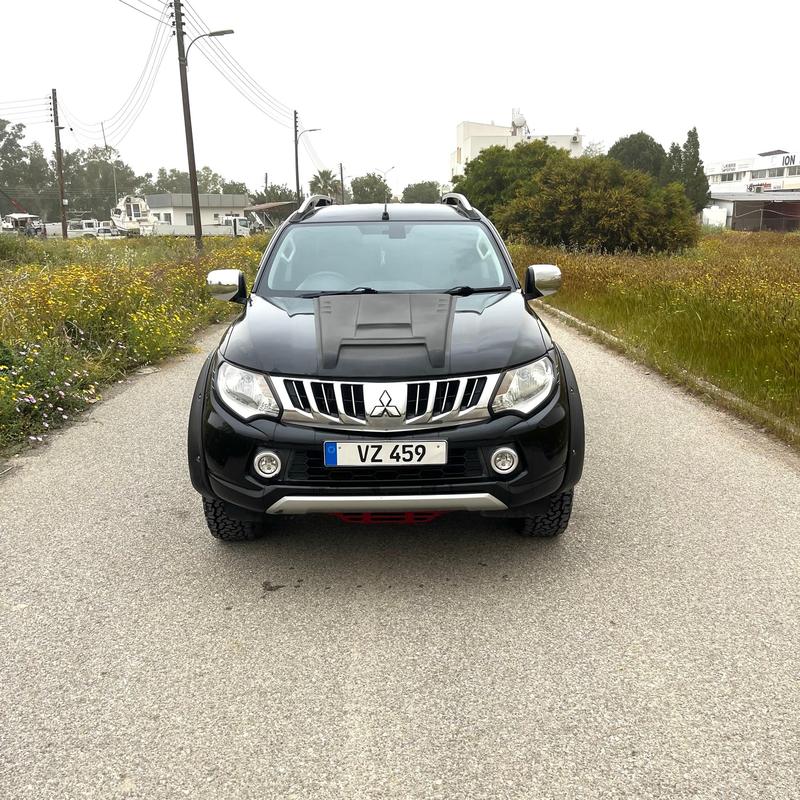 Mitsubishi L200 — 1/7
