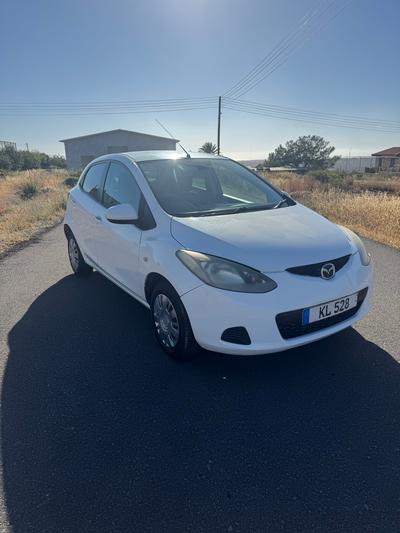 Mazda Demio — 3