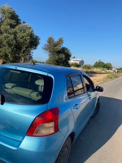 Toyota Vitz — 3