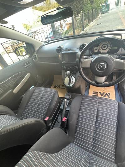 Mazda Demio — 7