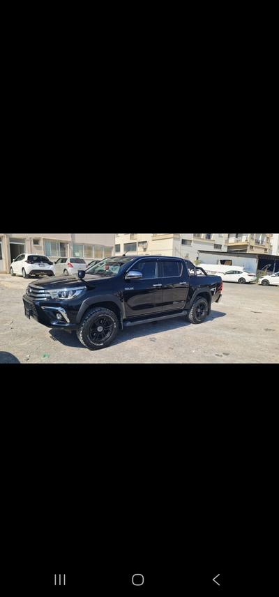 Toyota Hilux — 5