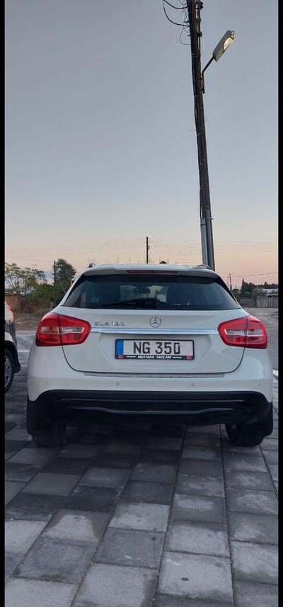 Mercedes-Benz GLA 180 — 4