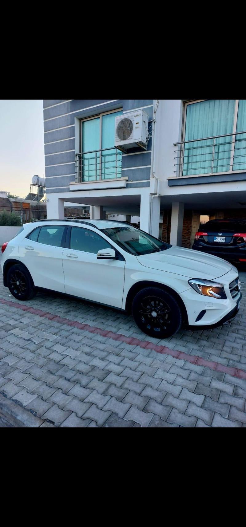 Mercedes-Benz GLA 180 — 1/5