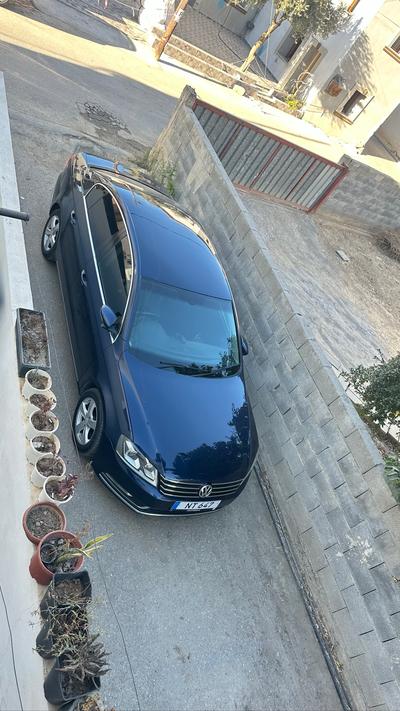 Volkswagen Passat — 2