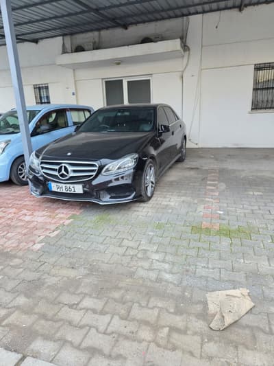 2013 Mercedes-Benz E 220