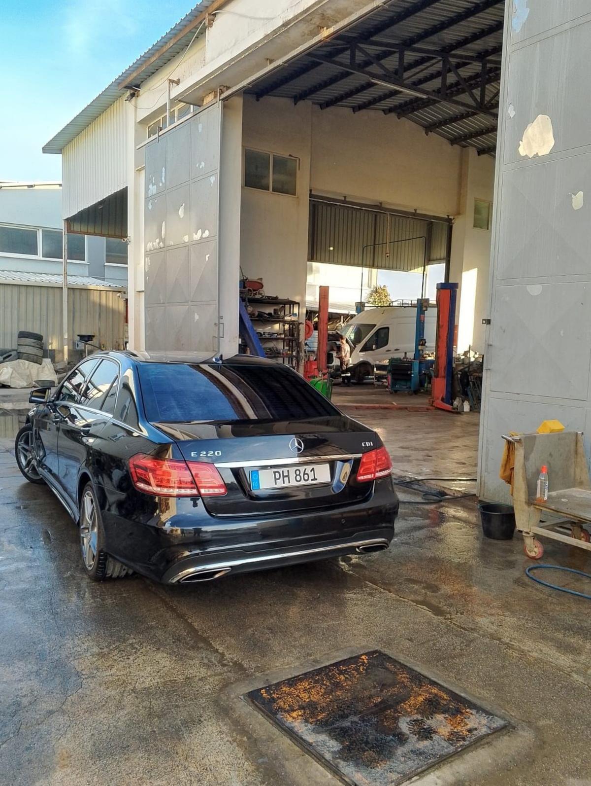 2013 Mercedes-Benz E 220 5
