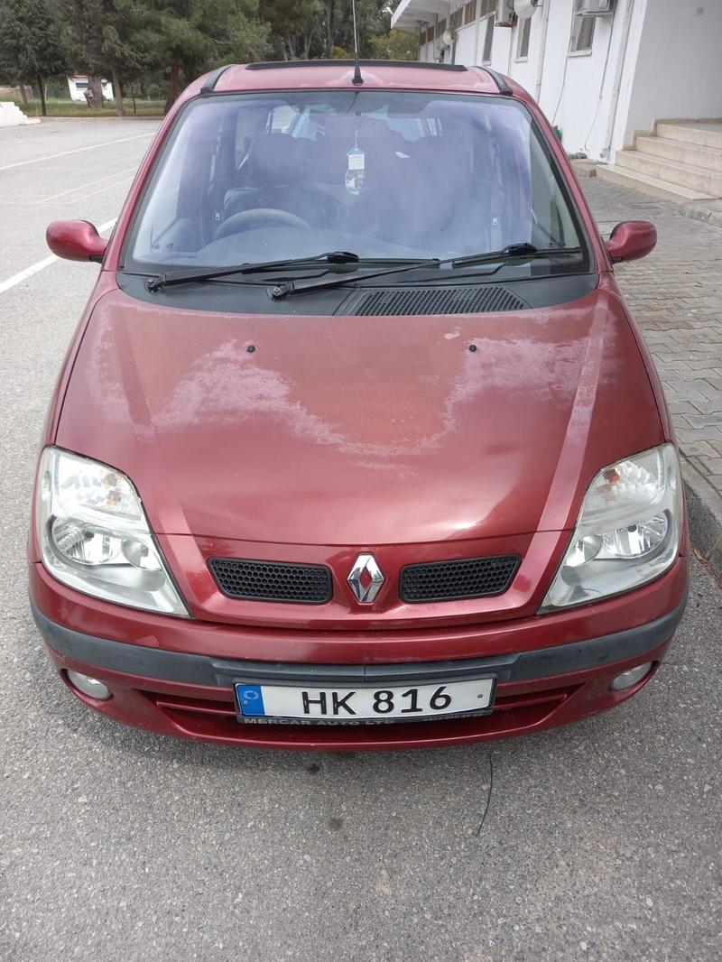 Renault Grand Scenic — 1/8