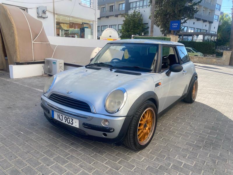 Mini Cooper — 1/10