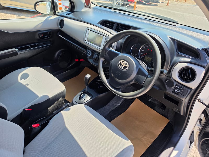 Toyota Vitz — 4