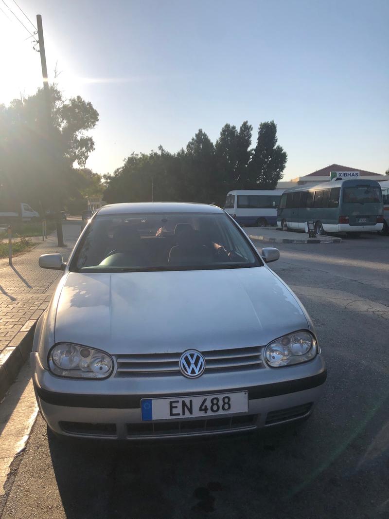 Volkswagen Golf — 1/9