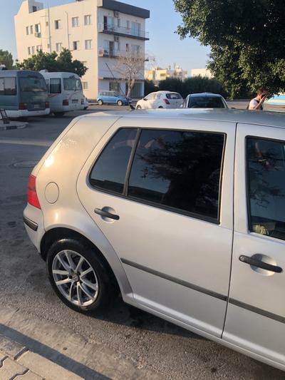 Volkswagen Golf — 5