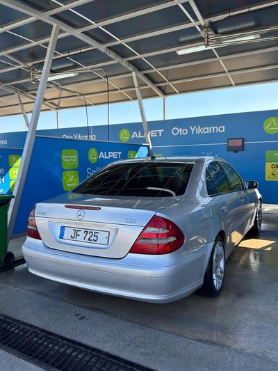 Mercedes-Benz E 220 — 9
