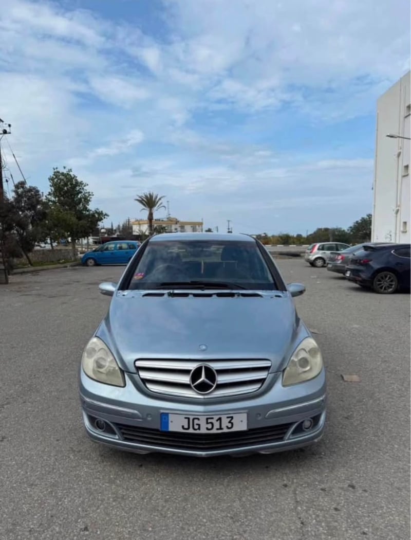 Mercedes-Benz B 180 — 1