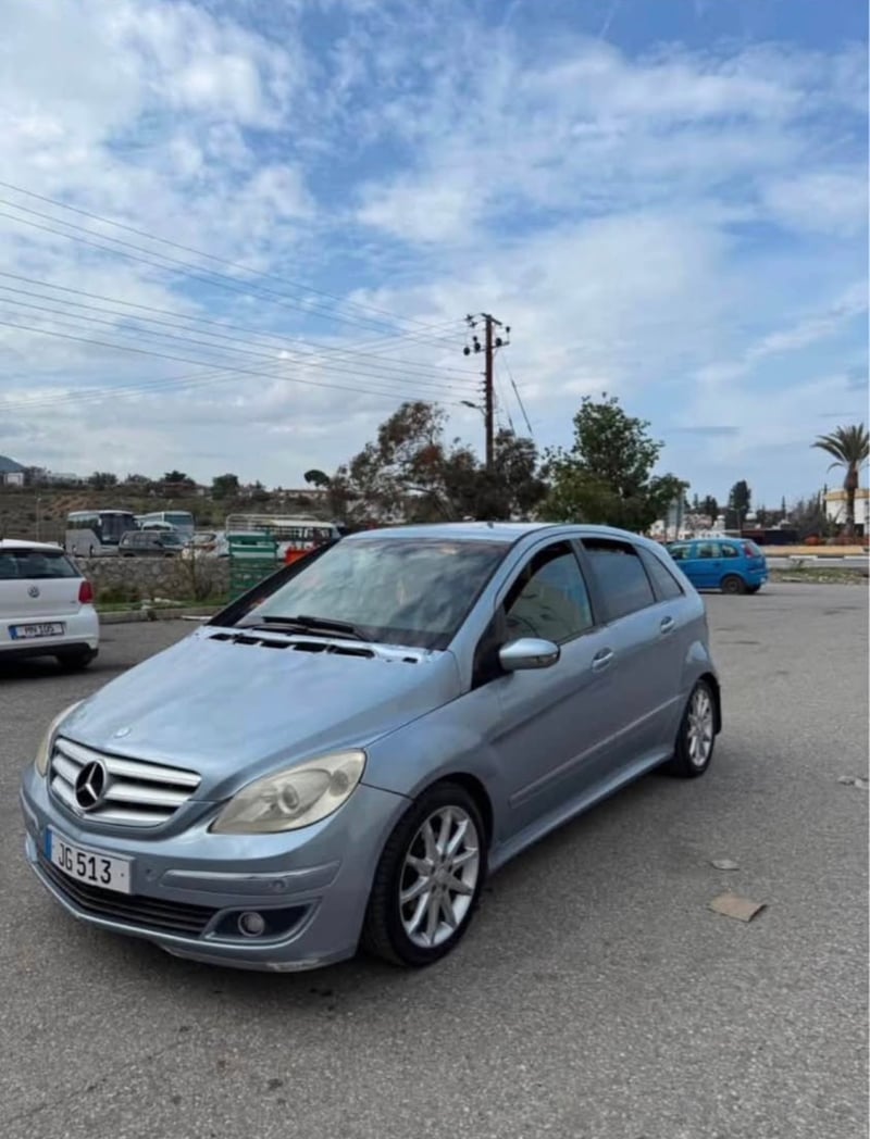 Mercedes-Benz B 180 — 2