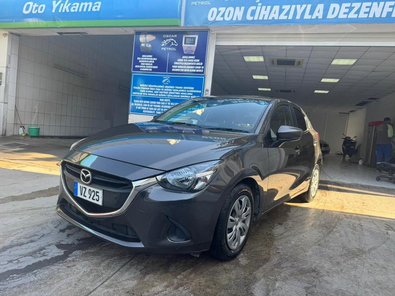 Mazda Demio — 1/3
