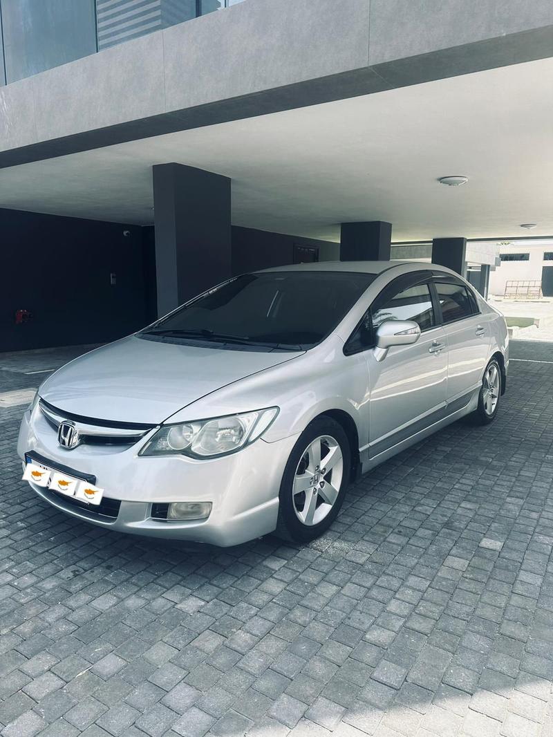 Honda Civic — 1/4