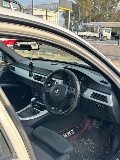 BMW 320i — 7