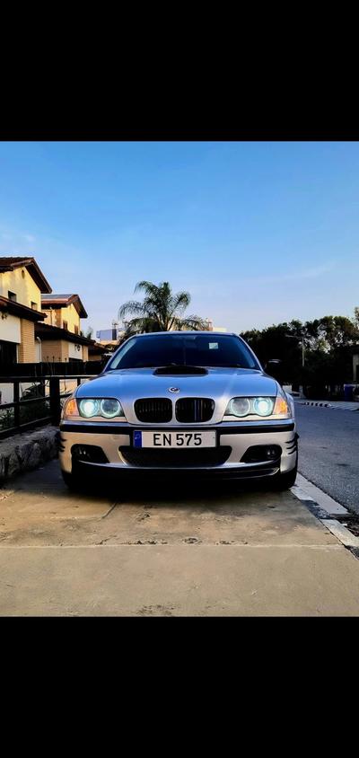 BMW 318i — 2