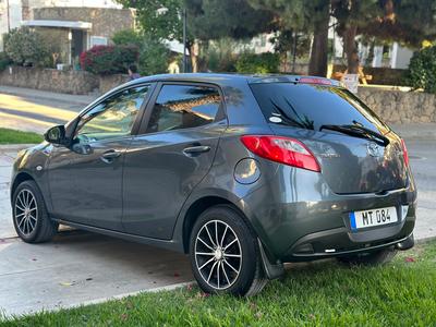 Mazda Demio — 6