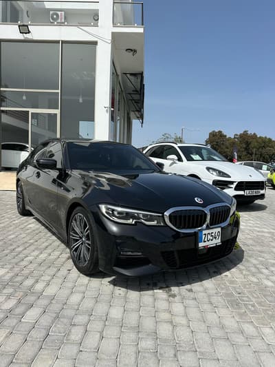 BMW 320i — 1