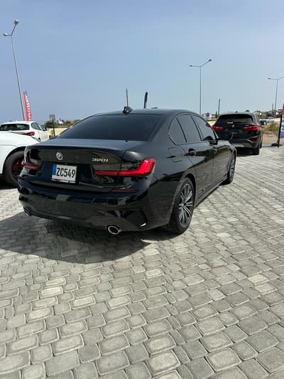 BMW 320i — 3