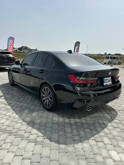 BMW 320i — 4