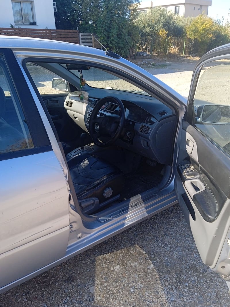 Mitsubishi Lancer — 3