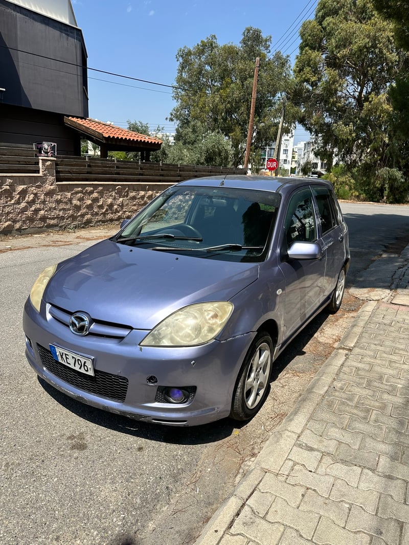 Mazda Demio — 1/8