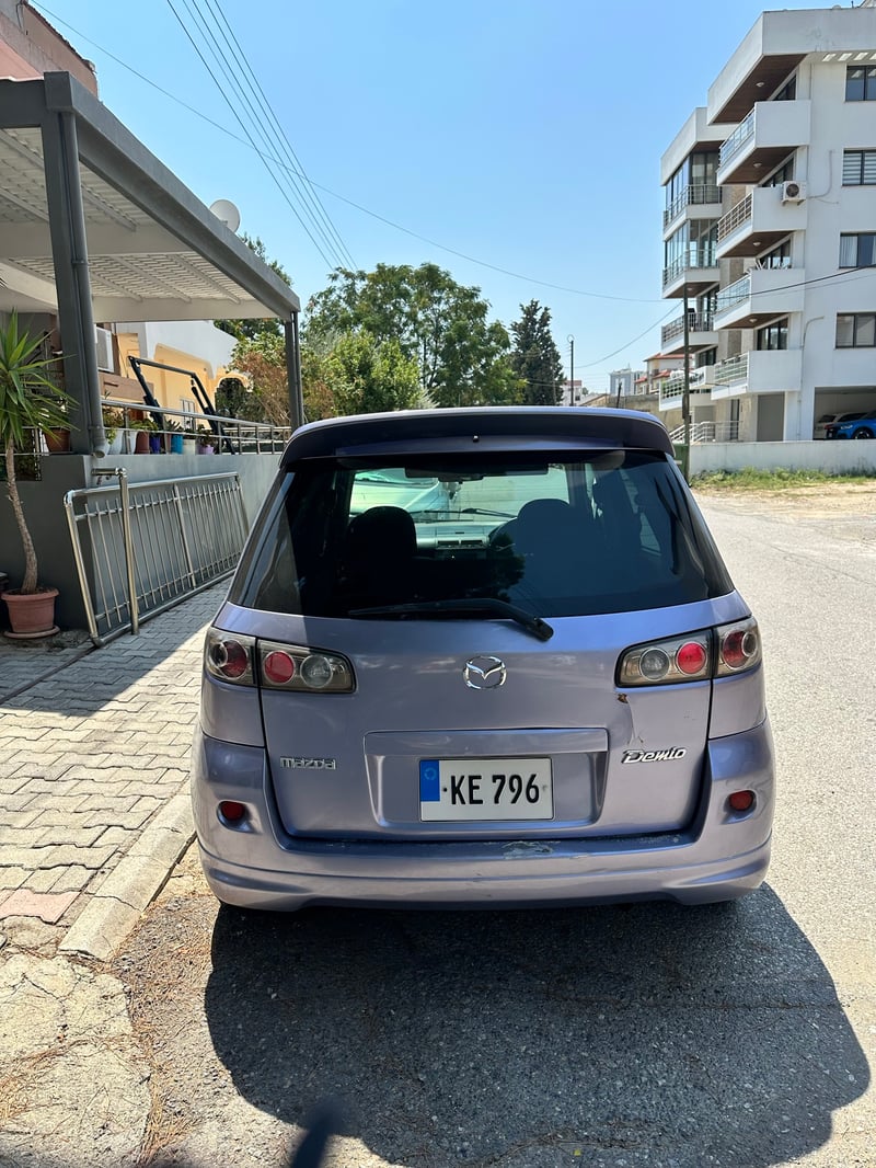 Mazda Demio — 3