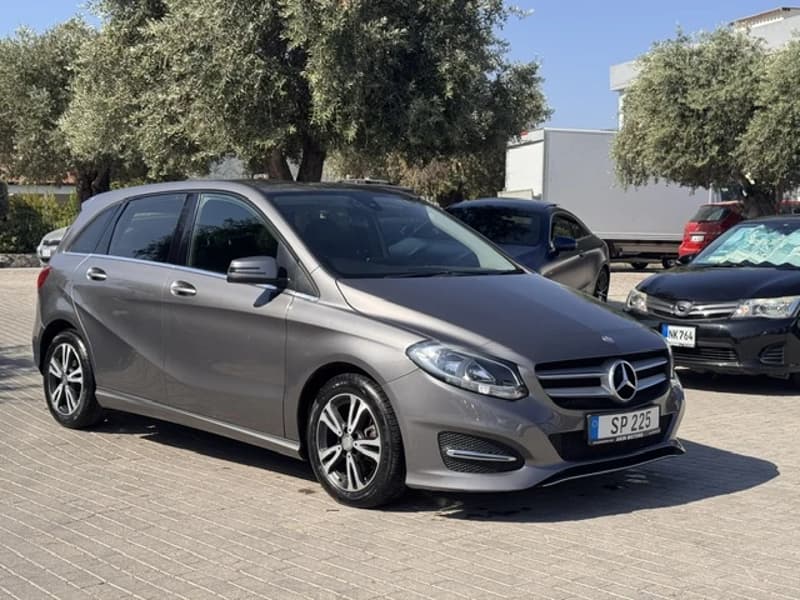 Mercedes-Benz B 180 — 1/7